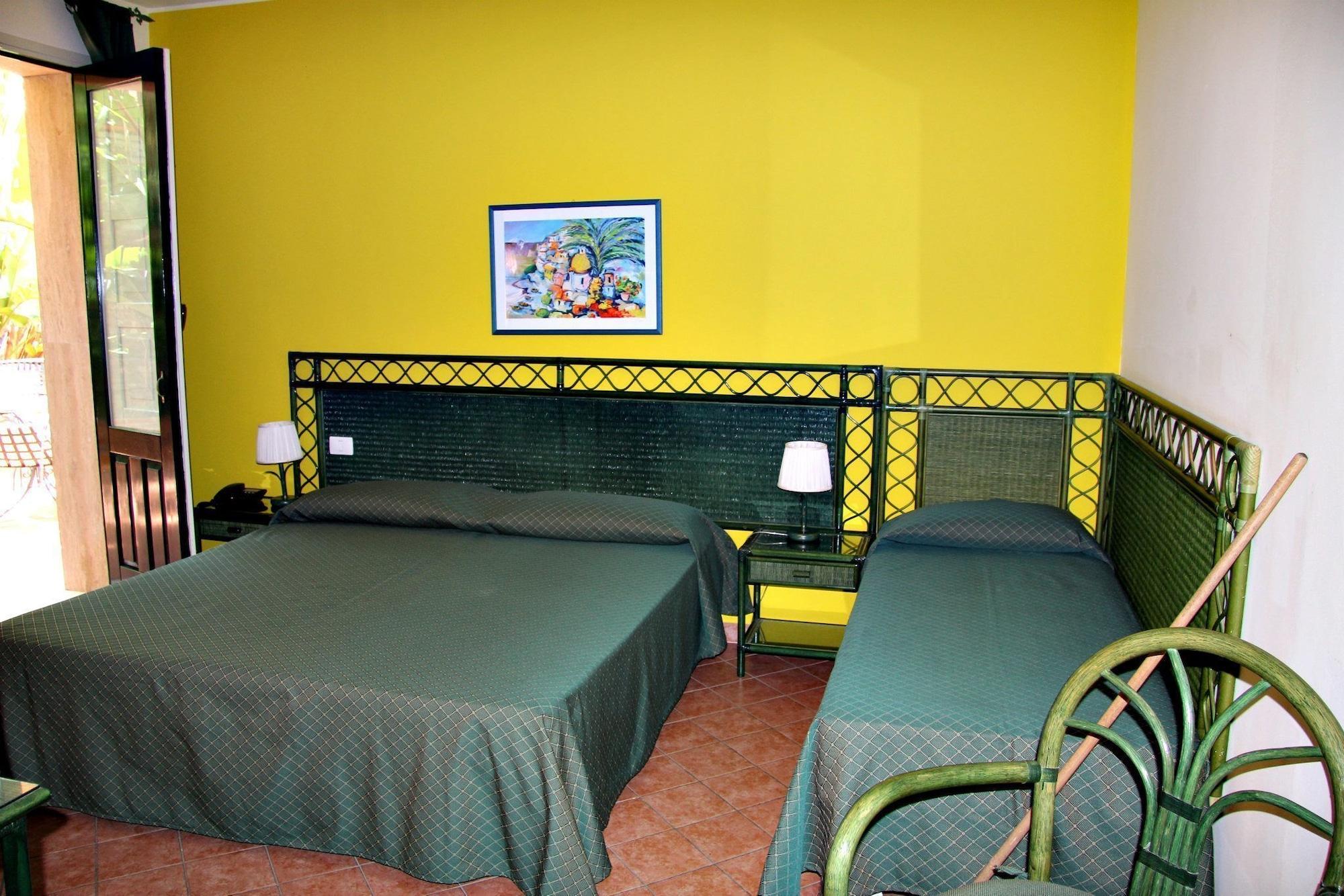 Hotel Baia Delle Sirene Таормина Екстериор снимка