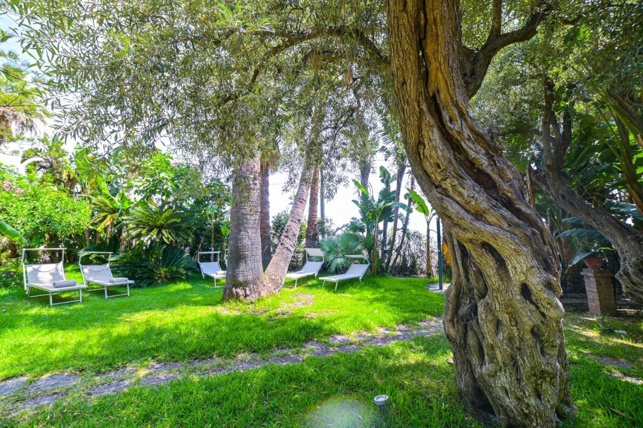 Hotel Baia Delle Sirene Таормина Екстериор снимка