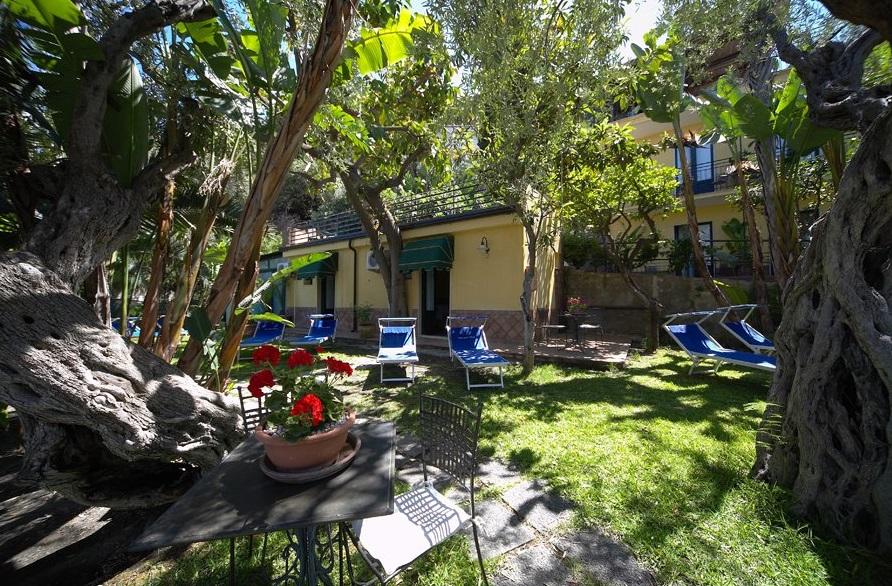 Hotel Baia Delle Sirene Таормина Екстериор снимка