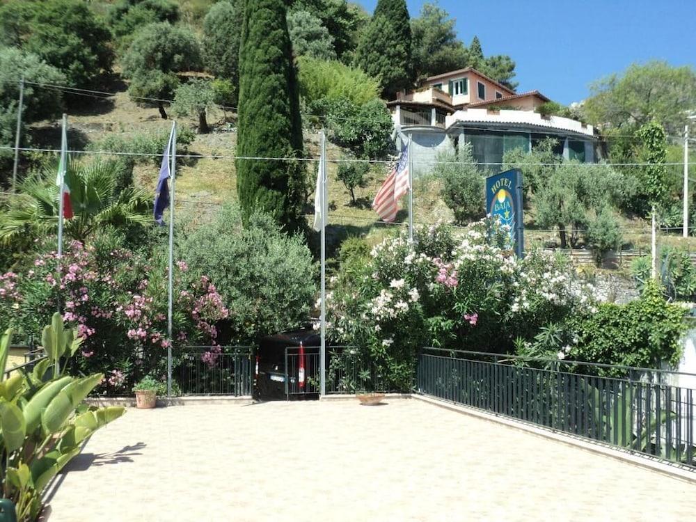 Hotel Baia Delle Sirene Таормина Екстериор снимка